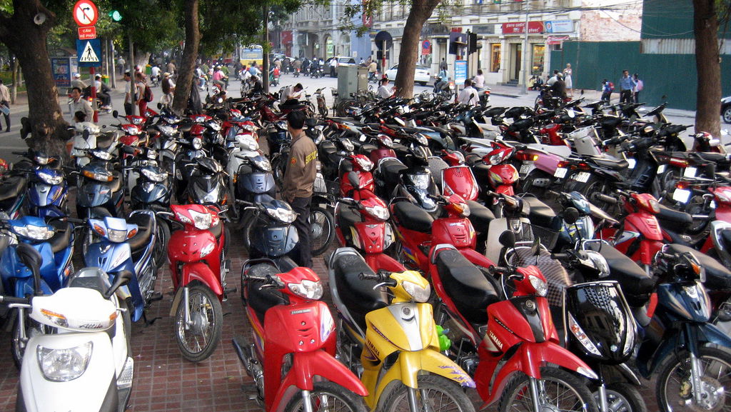 Hanoi to ban motorcycles within the next decade